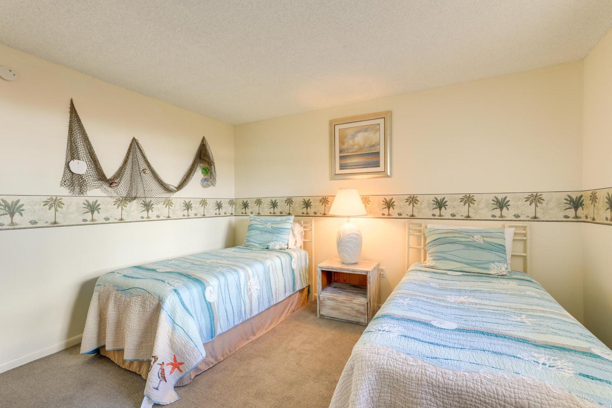 Central Cocoa Beach Condo With View, Steps To Beach! Екстериор снимка